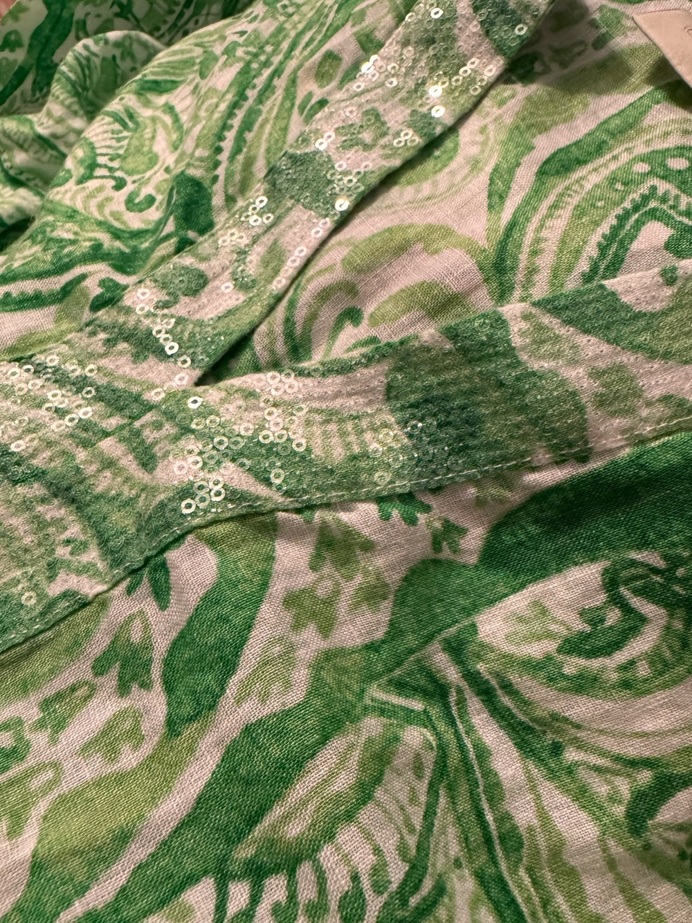 EUC Chico’s Size 4 Women's 100% Linen Green Paisley Print Sequin Embellished Top - Picture 3 of 6
